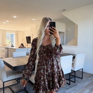 Chic Long Sleeve Floral Dress in Brown